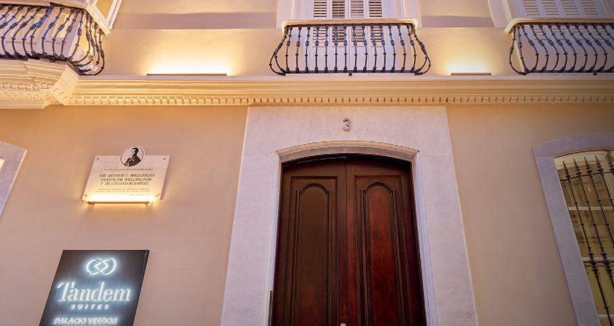 Tandem Palacio Veedor De Galeras Suites Кадис Экстерьер фото